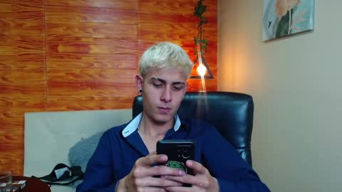 Bastian online show from December 12, 2:37 am