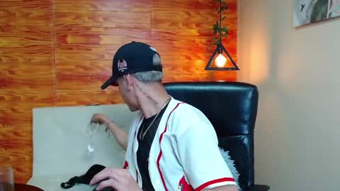 Bastian online show from December 28, 4:19 am