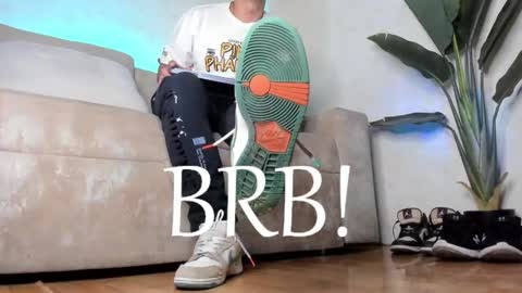 Bastian Independent Model online show from February 11, 12:10 pm