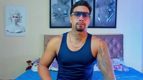 bastian_jones1 online show from December 9, 12:23 am