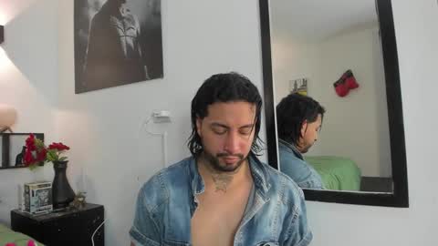 Snapshot of bastian_jones1 chatting on February 14, 8:22 am bastian_jones1 online show from February 14, 8:22 am