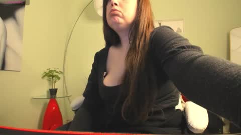 battymoll online show from March 26, 3:39 pm