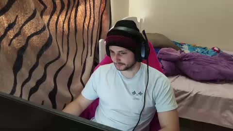 Snapshot of baxxline chatting on February 21, 8:27 pm Baxxline online show from February 21, 8:27 pm