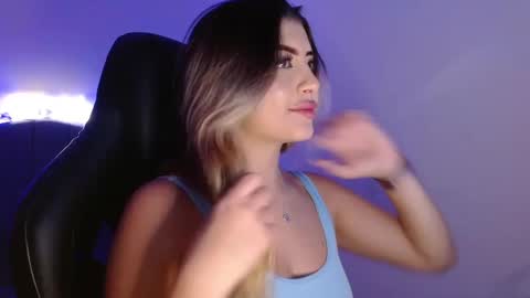 Snapshot of bay_babe chatting on January 31, 4:36 am bay_babe online show from January 31, 4:36 am