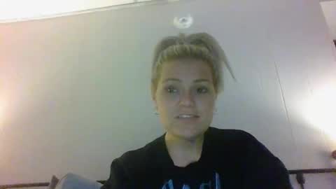 Baylee online show from November 18, 2:17 am