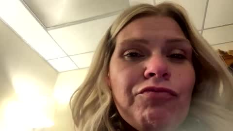 Baylee online show from November 24, 5:29 am