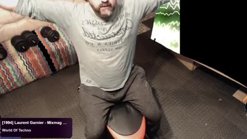 Snapshot of bazzz_8 chatting on December 4, 6:50 pm bazzz_8 online show from December 4, 6:50 pm