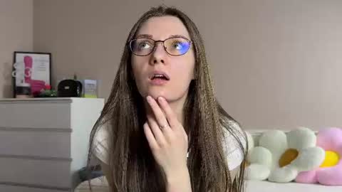 Snapshot of bb_lourels_ chatting on August 5, 6:11 pm Lourel I will be here on and online show from August 5, 6:11 pm