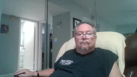 Snapshot of bbb1952 chatting on October 6, 4:48 pm Single Grandpa in Florida. Love to C2C and have Fun Privately online show from October 6, 4:48 pm