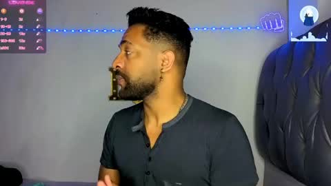 Snapshot of bbcblackhot33 chatting on March 19, 2:15 am john online show from March 19, 2:15 am