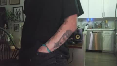 bbcdelux_ online show from April 19, 7:51 am