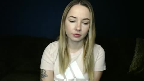 Snapshot of bbgirlnextdoor chatting on January 5, 6:33 pm bbgirlnextdoor online show from January 5, 6:33 pm
