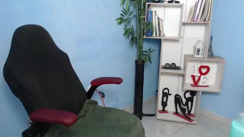 Charlote online show from January 11, 2:58 pm