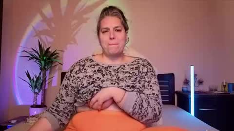 Love online show from February 20, 10:43 pm