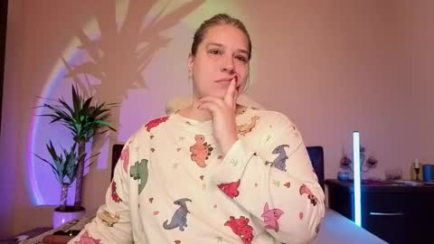 Love online show from February 22, 9:19 am