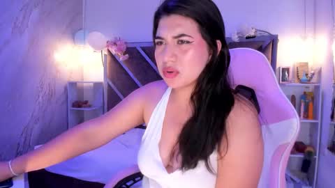 Snapshot of bbwcloe chatting on October 11, 4:01 am Cloe  online show from October 11, 4:01 am