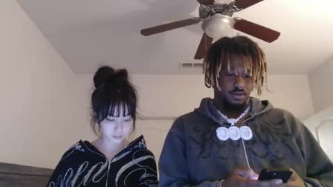 Snapshot of bby_julesss chatting on February 2, 12:20 am bby_julesss online show from February 2, 12:20 am