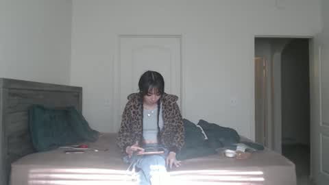 Snapshot of bby_julesss chatting on February 2, 3:33 pm bby_julesss online show from February 2, 3:33 pm