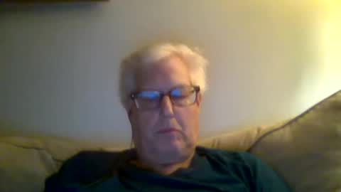 Snapshot of bcdmay chatting on September 9, 4:01 am silverbullet online show from September 9, 4:01 am