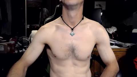 bchillin28 online show from October 13, 3:34 pm