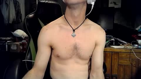 Snapshot of bchillin28 chatting on January 13, 3:28 pm bchillin28 online show from January 13, 3:28 pm