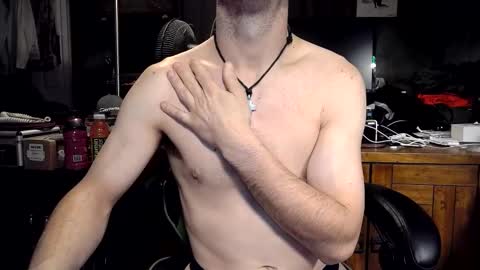 Snapshot of bchillin28 chatting on February 3, 10:37 pm bchillin28 online show from February 3, 10:37 pm