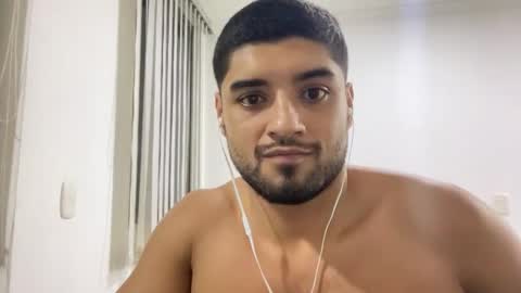 Snapshot of bdever7 chatting on February 12, 3:34 am bdever7 online show from February 12, 3:34 am