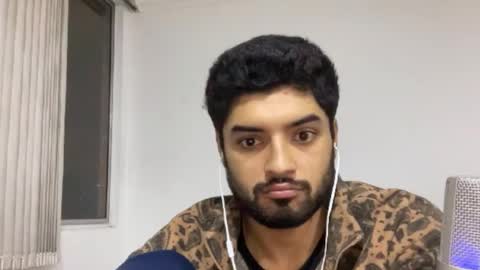 Snapshot of bdever7 chatting on March 25, 7:47 am bdever7 online show from March 25, 7:47 am