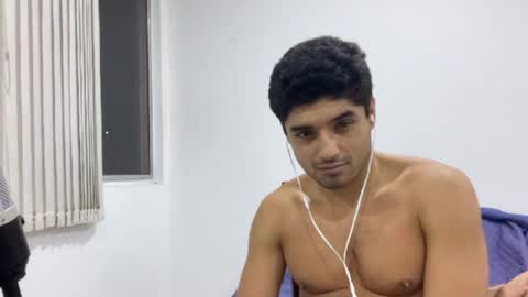 Snapshot of bdever7 chatting on March 30, 7:31 am bdever7 online show from March 30, 7:31 am