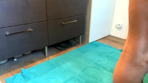 bdsm_toyboy online show from October 4, 8:12 am