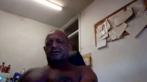 Snapshot of be427035 chatting on July 23, 6:39 pm be427035 online show from July 23, 6:39 pm