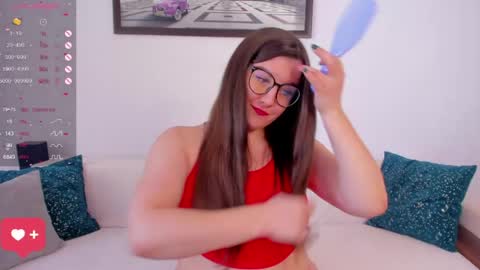 Snapshot of beachcrazy chatting on April 1, 1:12 pm Lola online show from April 1, 1:12 pm