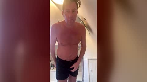 Beachlover39 online show from February 23, 10:12 am