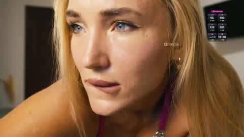 Snapshot of beanco_ chatting on September 27, 9:53 pm Chloe online show from September 27, 9:53 pm