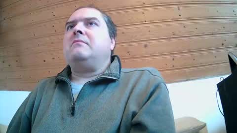 Snapshot of bear037 chatting on November 23, 9:20 am bear037 online show from November 23, 9:20 am