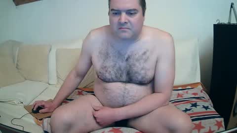 Snapshot of bear037 chatting on March 31, 12:01 am bear037 online show from March 31, 12:01 am