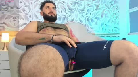bear_mao_ online show from April 25, 11:24 am