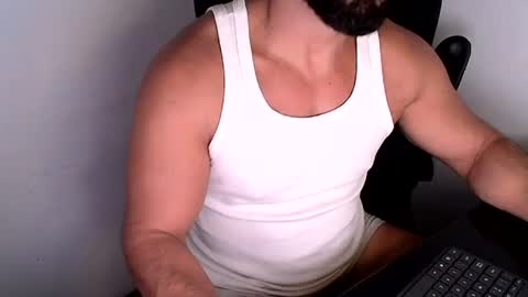 Snapshot of beard_top_guy chatting on June 22, 1:51 am Beard Guy online show from June 22, 1:51 am