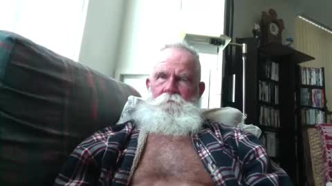 Snapshot of beardbushy chatting on September 15, 4:40 pm beardbushy online show from September 15, 4:40 pm