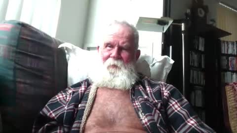 beardbushy online show from April 13, 6:13 pm