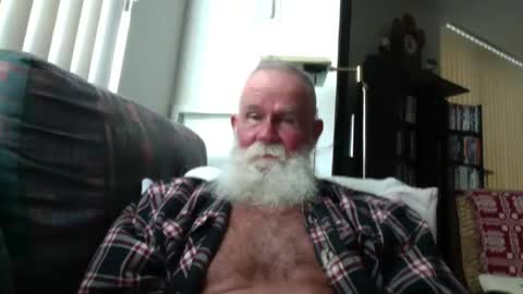 Snapshot of beardbushy chatting on June 18, 4:00 pm beardbushy online show from June 18, 4:00 pm