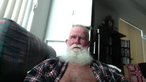 Snapshot of beardbushy chatting on July 5, 6:26 pm beardbushy online show from July 5, 6:26 pm