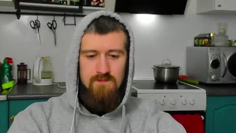 Snapshot of bearded_legend chatting on March 25, 12:38 am Zeus online show from March 25, 12:38 am