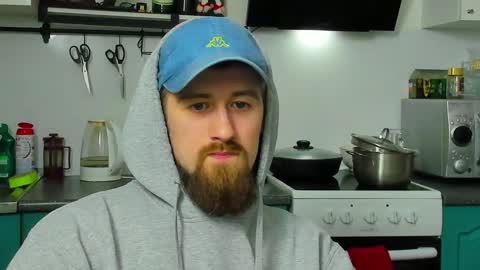 Snapshot of bearded_legend chatting on March 25, 10:16 pm Zeus online show from March 25, 10:16 pm