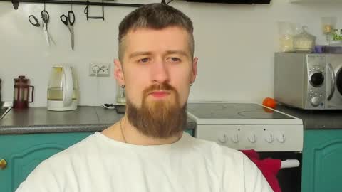 Snapshot of bearded_legend chatting on April 2, 5:32 pm Zeus online show from April 2, 5:32 pm