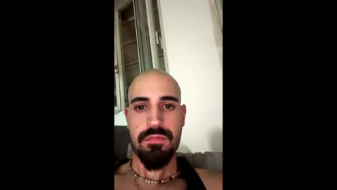 Snapshot of beardedbaldy_09 chatting on September 27, 4:23 pm Ask me online show from September 27, 4:23 pm