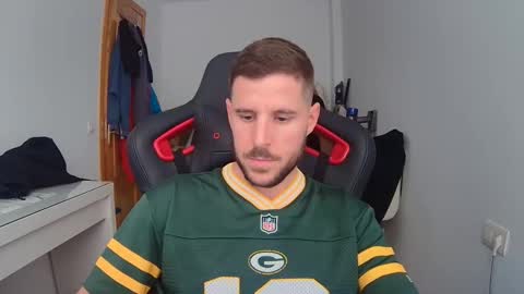 Snapshot of beastcumcam chatting on February 14, 3:42 pm beastcumcam online show from February 14, 3:42 pm