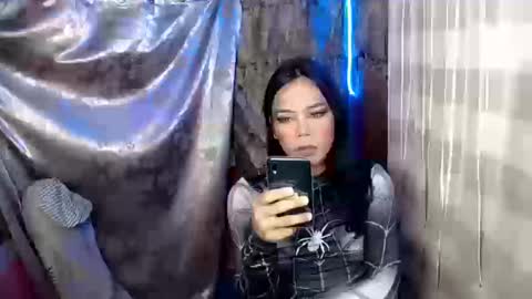 Snapshot of beatrice_luna chatting on December 18, 4:29 am beatrice_luna online show from December 18, 4:29 am