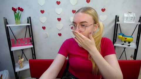 BeatriceFlyy online show from December 12, 1:06 pm
