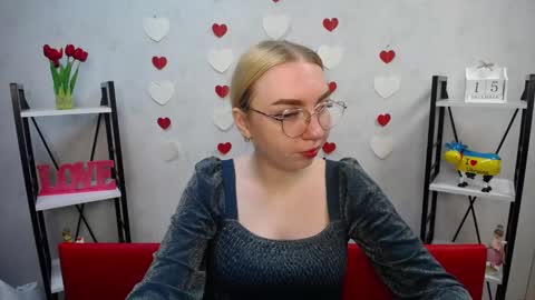 BeatriceFlyy online show from December 15, 10:50 am